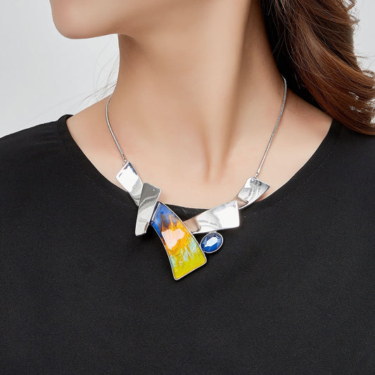 Collier Arata