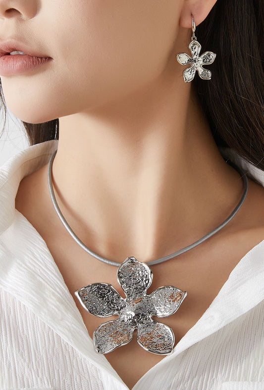 Collier Irtina