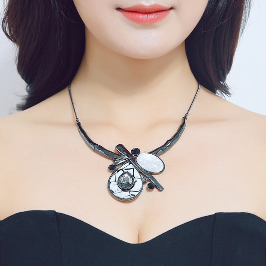 Collier Clara
