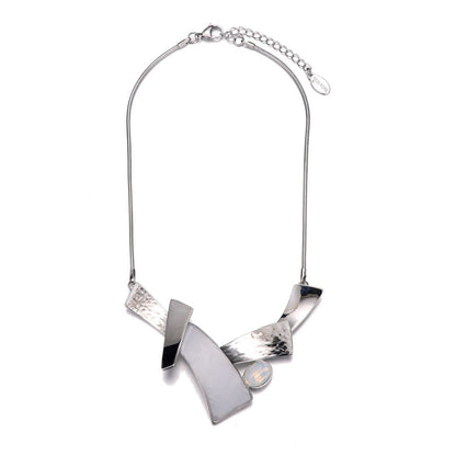 Collier Arata