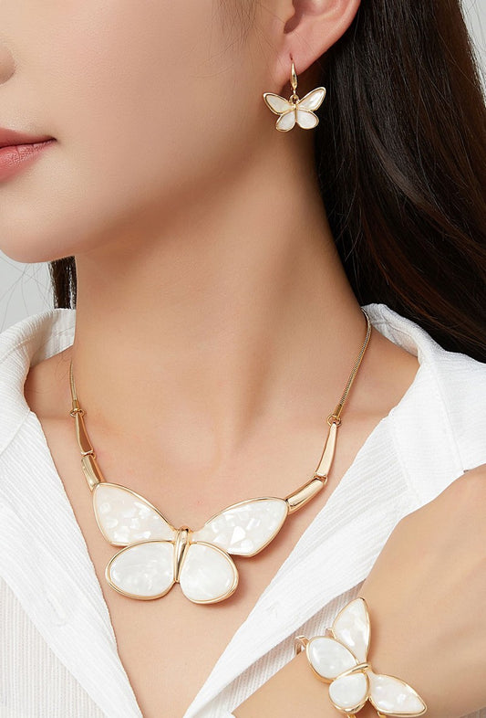 Collier Albinenn