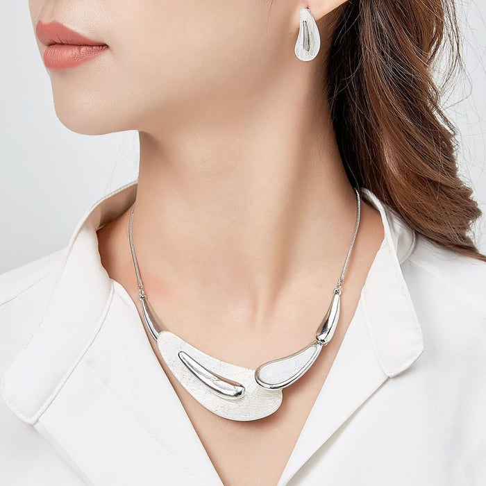 Collier Fukui
