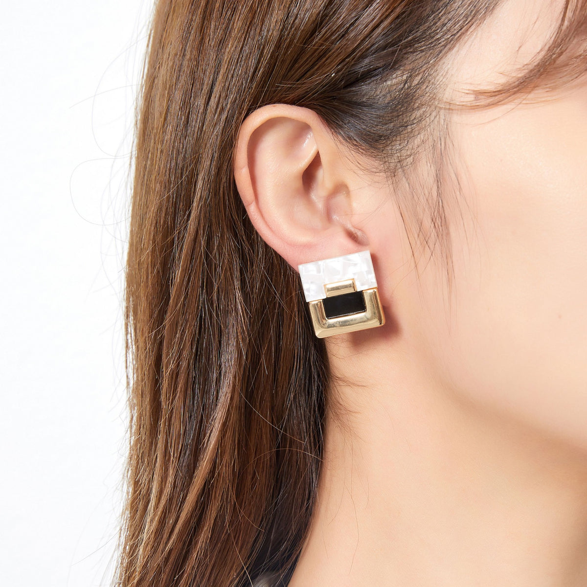 Fyna clip-on earring