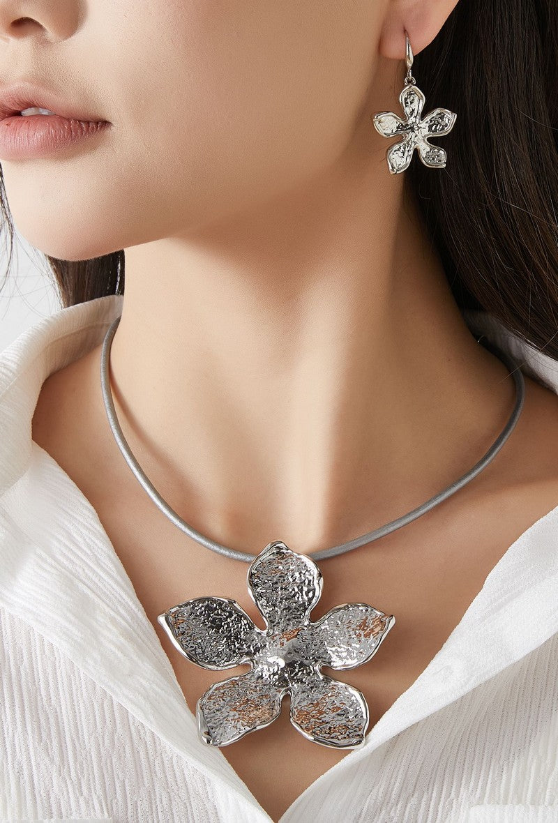 Collier Irtina