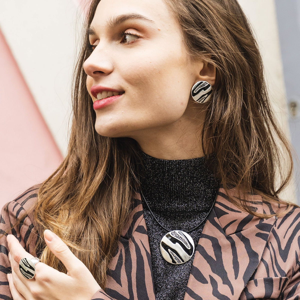 Ikmar clip-on earring