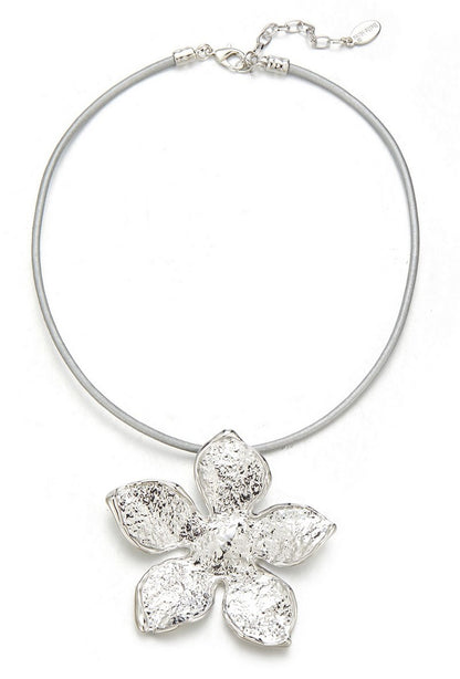 Collier Irtina