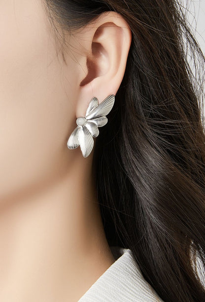 Zareen clip-on earring
