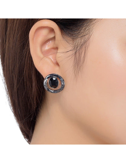 Boucles d'oreilles à tige Aki porté – Belle Miss Paris