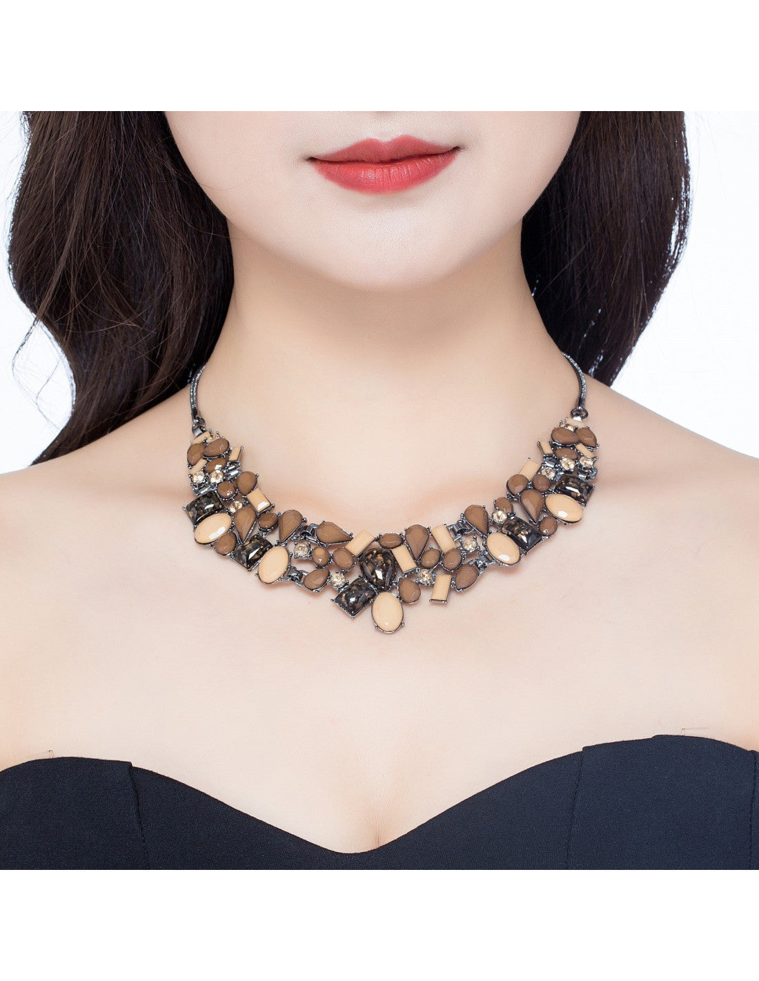 Collier Asa porté – Belle Miss Paris