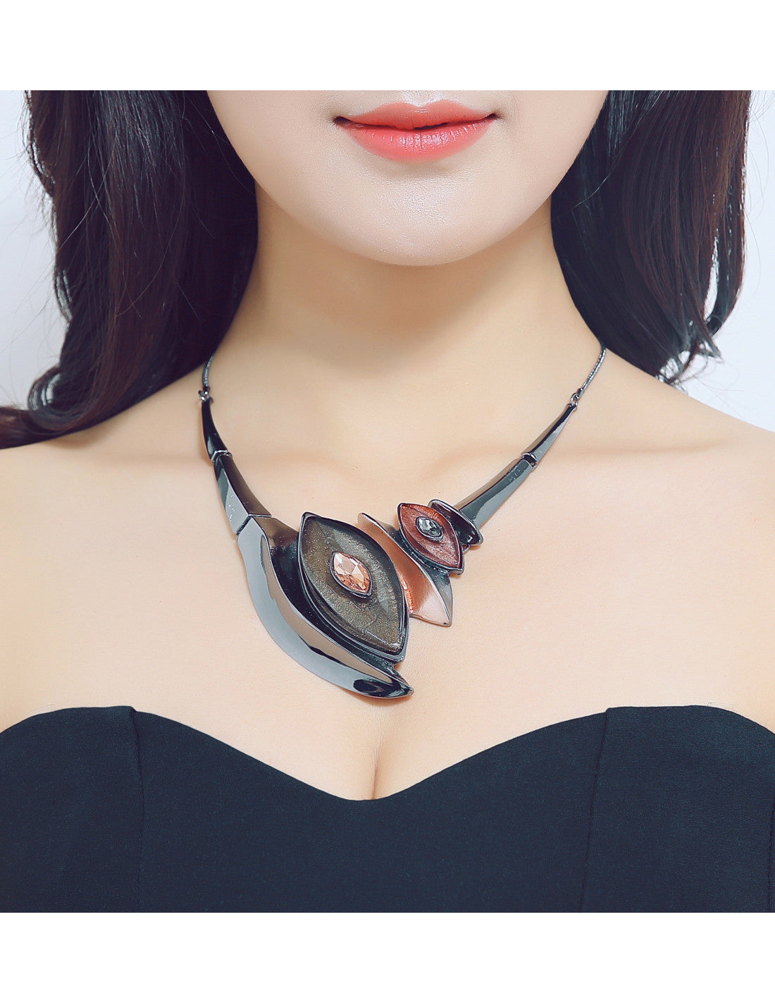 Collier Jessica porté – Belle Miss Paris