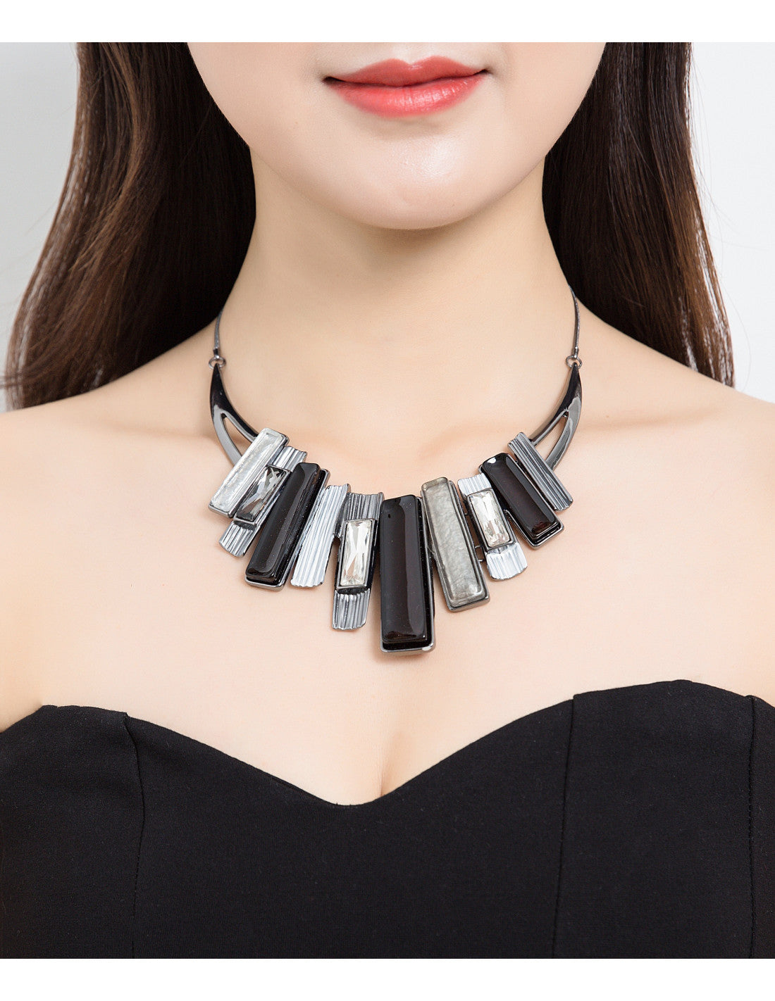 Collier Melusine porté – Belle Miss Paris