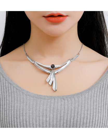 Collier Walifa porté – Belle Miss Paris