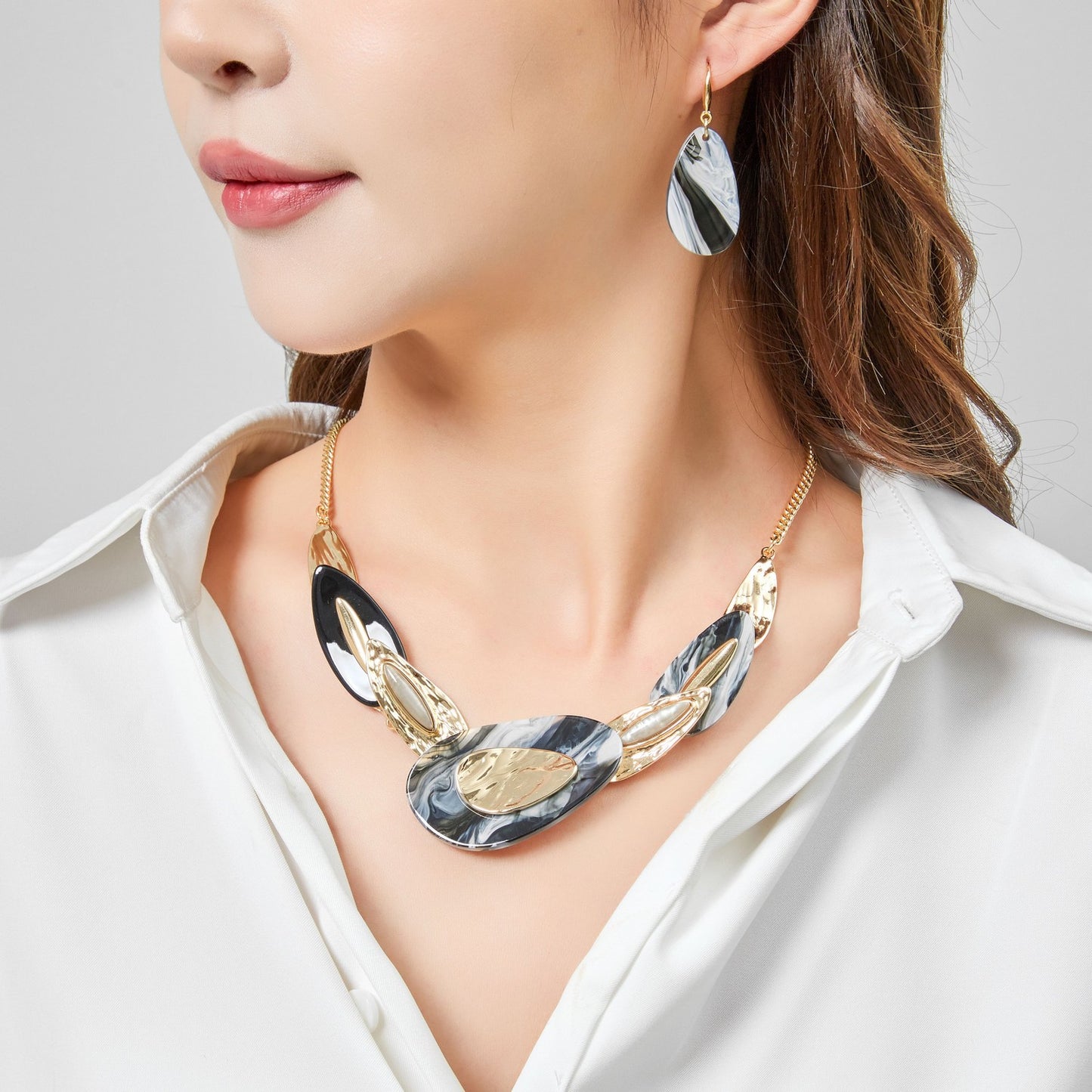Collier Amba